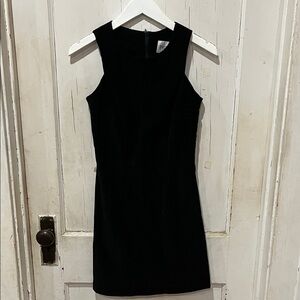 Elegant Black Sleeveless Dress